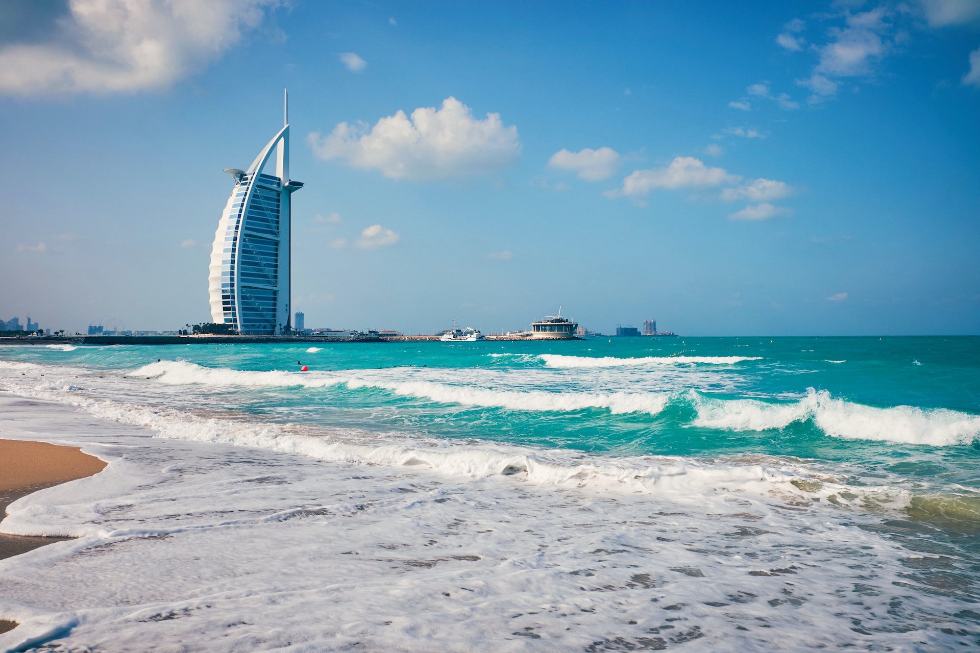 Must-try Things at Jumeirah Beach